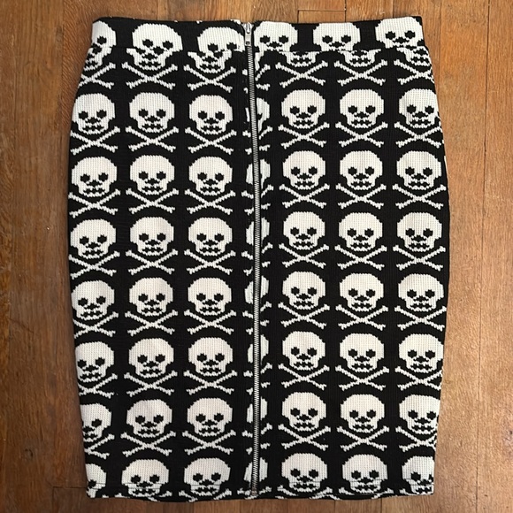 NWT XL Jawbreaker Knit Skull ☠️ Pencil Skirt - Picture 3 of 3